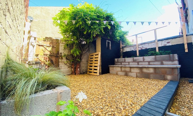 Blackpool Town Center House | Blackpool - 4 Beds - Sleeps 10 - Pet Friendly