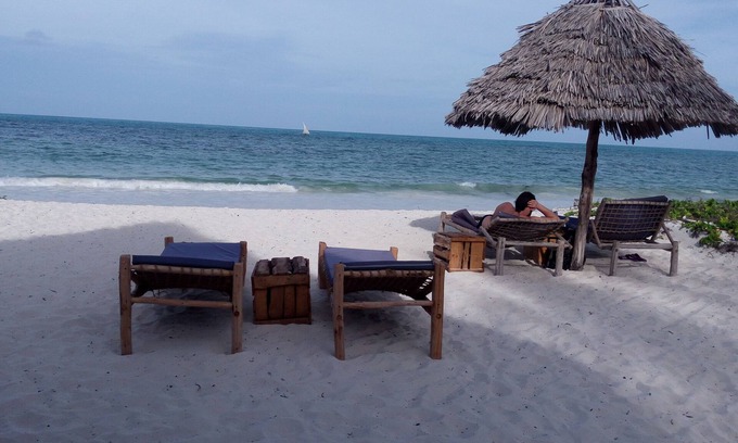 Jambiani Hotel | Blue Earth Beach Bungalows