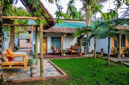 Arusha Bed & Breakfast | Blue elephant villas