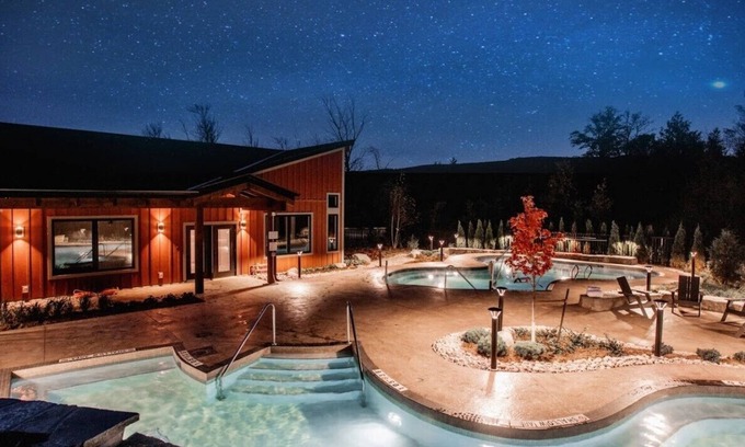 The Blue Mountains Condo | Blue Mountain Village Condo w/Pool - Steps from Scandinave!