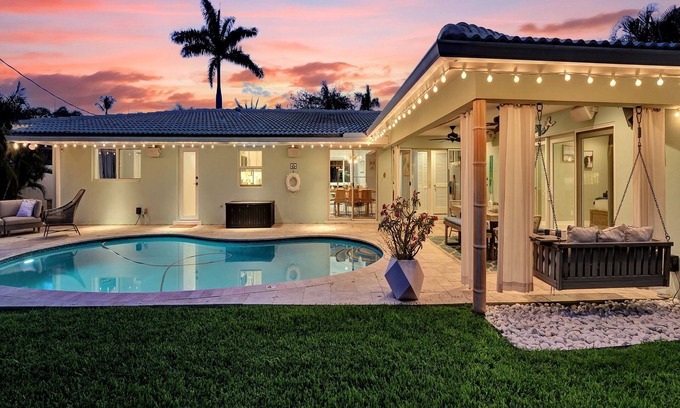 Imperial Point House | Blue Oasis. Pool, BBQ, Basketball Court