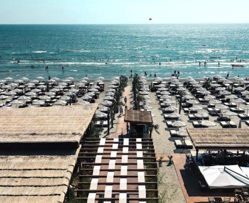 Mamaia-Sat Apartment | Blue Wave Luxury Apartment Mamaia Nord Azimuth Beach