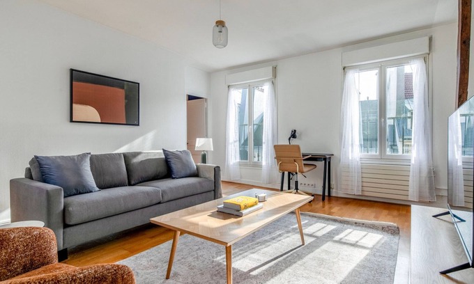 Latin Apartment | Blueground | Quartier Latin, near gardens
