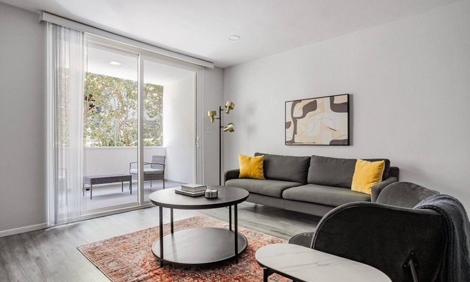 Westwood Apartment | Blueground | Westwood, balcony, nr UCLA