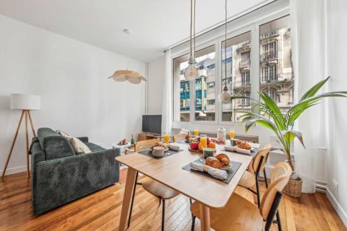 Saint-Merri Apartment | BnBNova - Le Louvre & Hôtel de Ville