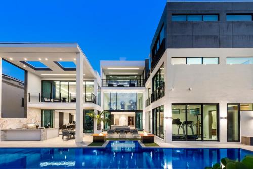 Coral Ridge House | Boardwalk Mansion