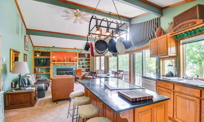 Elberton Cottage | Boat Dock Access: Clarks Hill Lake Hideaway!