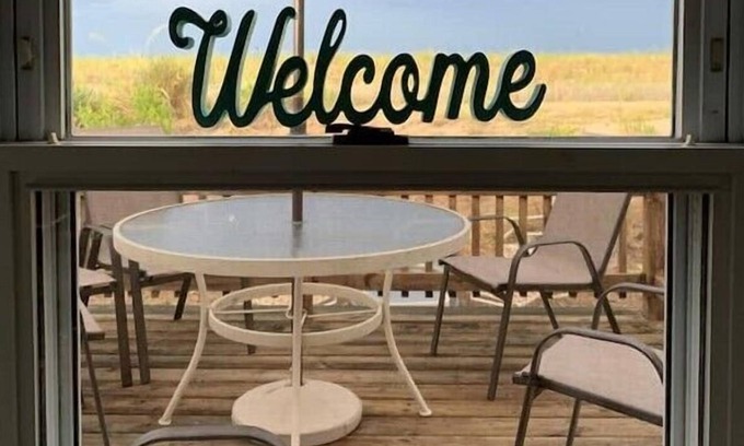 Broadkill Beach House | BOHO BEACH COTTAGE. BEAUTIFUL WATER VIEWS!!
