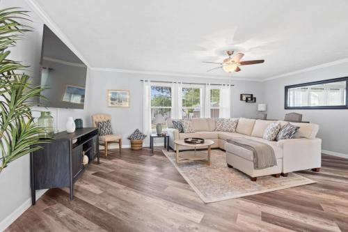 Ocean Isle Beach House | Boho Beach Home with Huge Kitchen
