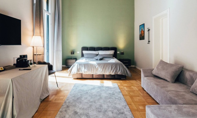 Historic Center Apartment | BOLOGNA SUITES - PRIVATE BATHROOM