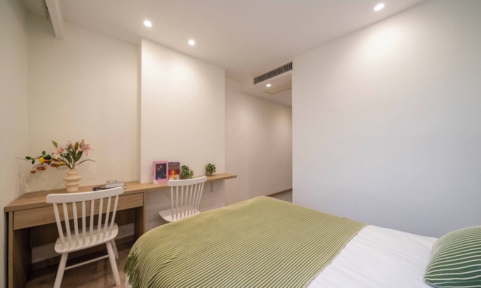 Hong Kou Bed & Breakfast | Book and Bed-QuYang Road