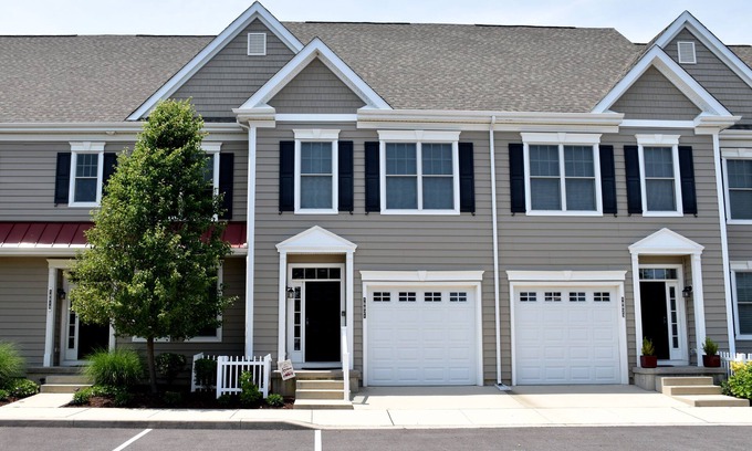 Rehoboth Beach House | *BOOK NOW - PRICE LOWERED FOR 2025!* Wonderfully Appointed Townhome Minutes From Both Historic Lewes and Rehoboth Beach