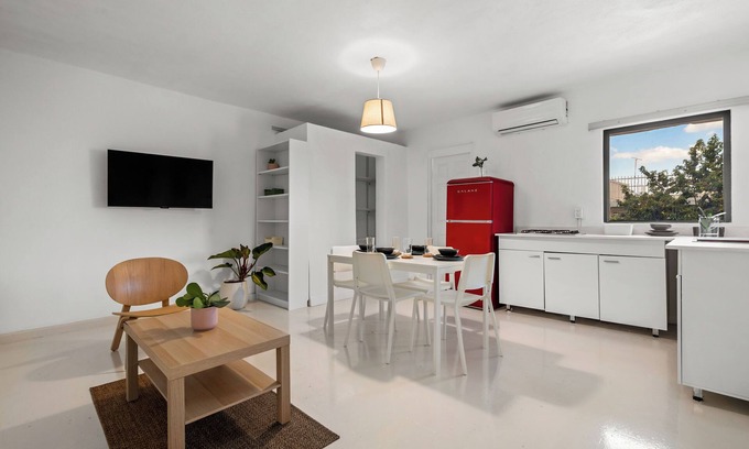 Hipodromo Apartment | Bosque Azul | Estudio Luminoso y Equilibrado con Cama Queen + Cocina