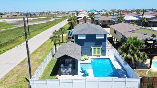 Leeward Sands House | Boujee Pelican by AvantStay PoolGame RoomViews