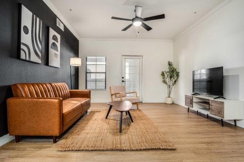 Chandler Apartment | Boulevard Stays Quiet Modern 1BR Pickleball Pool Parking Gym 01
