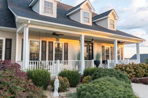Lawrenceburg House | Bourbon Barrel Cottages Main House