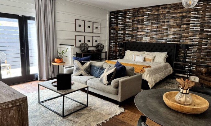 East Market District Apartment | Bourbon Retreat in Nulu