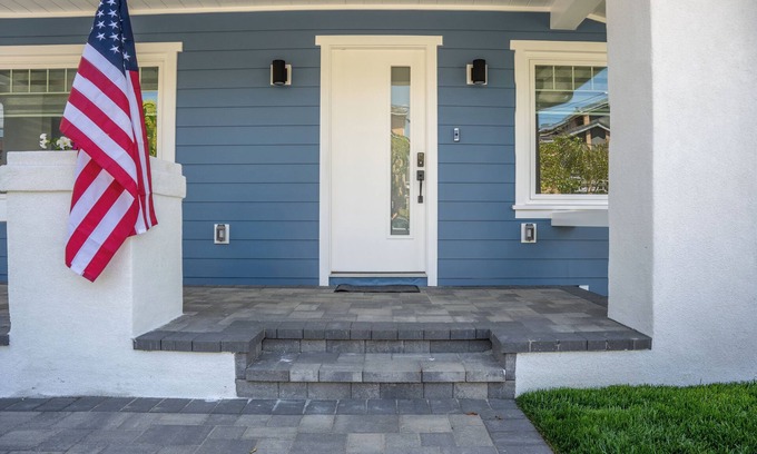 Glendale House | Brand New 3-bedroom house with AC, WiFi in fabulous Glendale