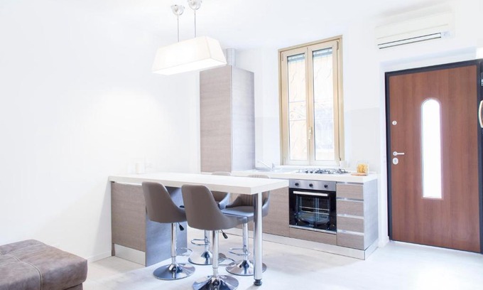 Chinatown Apartment | Brand, new and fully furnished apt