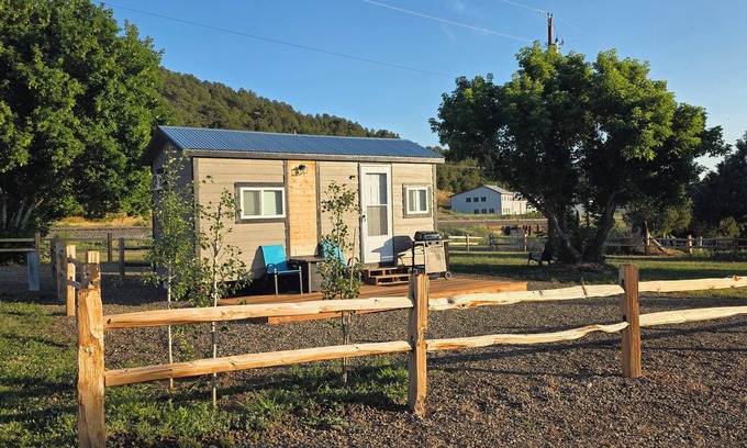 Trinidad Cabin | Brand new Cozy cabin/tiny home. Very cute, clean w/Senic views. Private & quiet