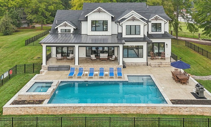 Lake Norman of Catawba House | Brand New Luxurious Modern Farmhouse with Pool and Hot Tub - Beauitful Views!