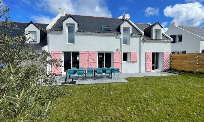 Le Palais House | Brand new luxury house near the quiet port