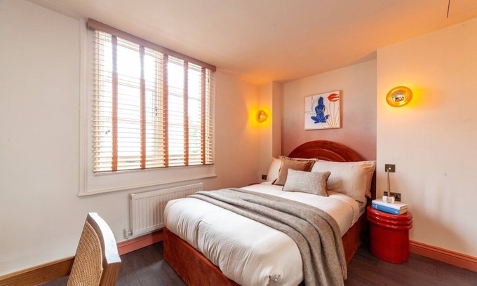 Primrose Hill Apartment | Brand New Studio Serviced Apartment, London