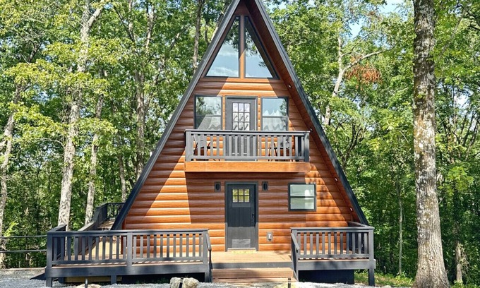 Jones Mills Cabin | Brand New! The Fox Hill Cabin: Country Views near Hot Springs