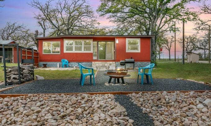Willow City House | Brandi's Bluebonnet Bungalow | 1/1 | Pets Welcome w/fee | King Bed | Fire-pit & Grill