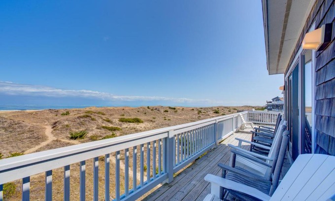 Avon House | Breakers 761