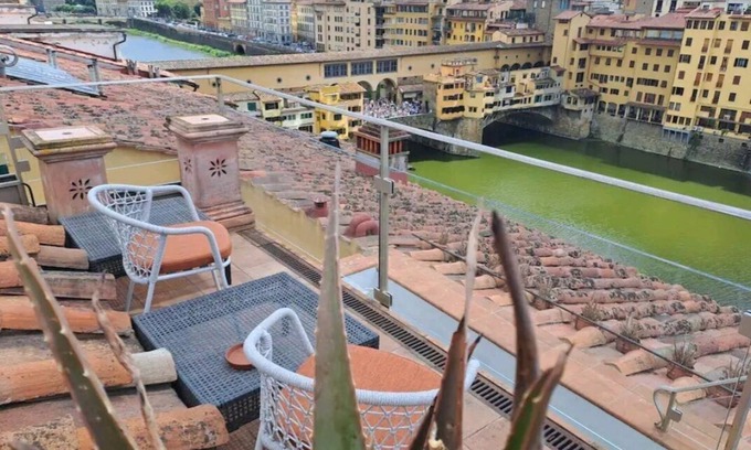 Florence Villa | Breathtaking Villa with stunning pool on the hills overlooking Florence