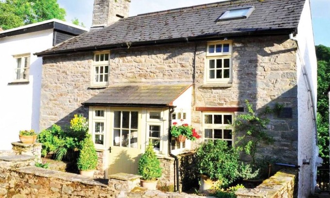 Brecon House | Brecon Mill in the beautiful Brecon