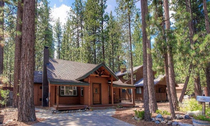 Bijou Pines House | Breezy Pines Cabin - Adorable Cabin!