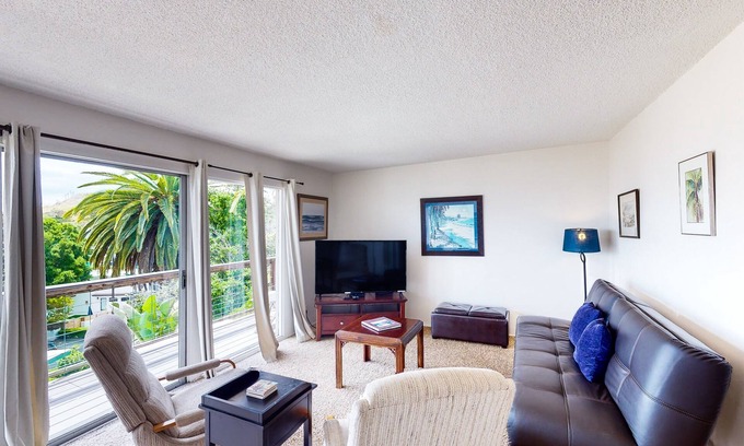 Summerland House | Breezy Summerland home with Pacific views - walk to beach & winery