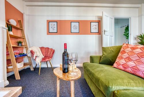 Cirencester Apartment | Brewery Loft - 3 Bedroom Bright Spacious apartment in the centre of town, Wifi, Netflix