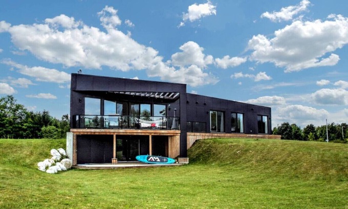 Grey Highlands Apartment | Brewster`s Lake Escape | Lakefront in Singhampton