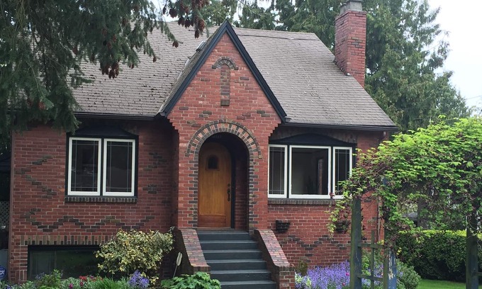 Seahurst House | Brick Tudor in Seahurst, Close to SeaTac & Seattle