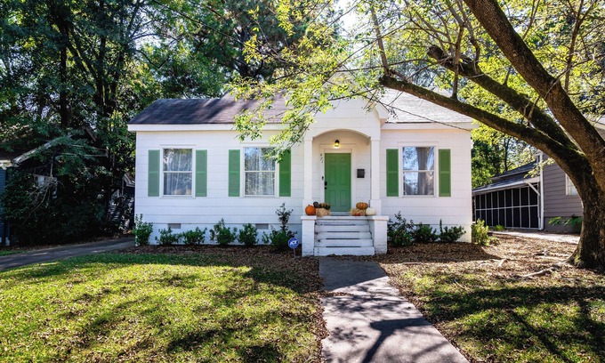 Fondren House | Bright and Airy in the Heart of Fondren!