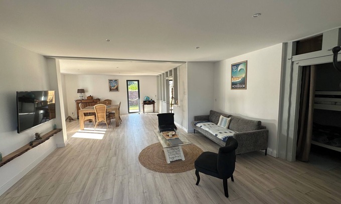 Tosse Apartment | Bright apartment in the heart of a recently renovated villa.