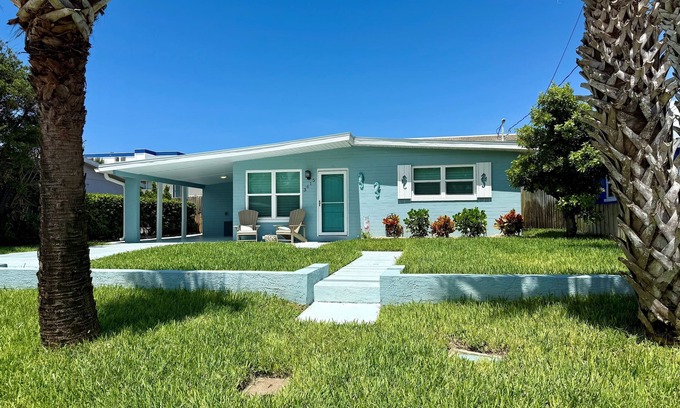 Ocean View Halifax Estates House | Bright Beach Bungalow – 1 Block to Dahlia Park Beach Access