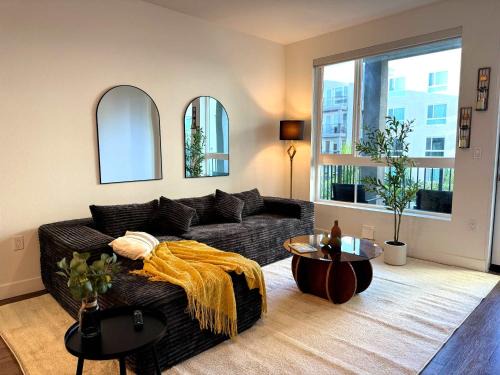 Lyon Street Apartment | Bright Condo 10 Min from Disneyland With Pool & GYM