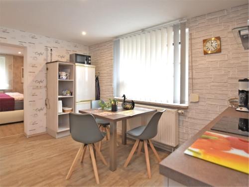 Ernstroda Apartment | Bright Garden Apartment Retreat, cleaning included