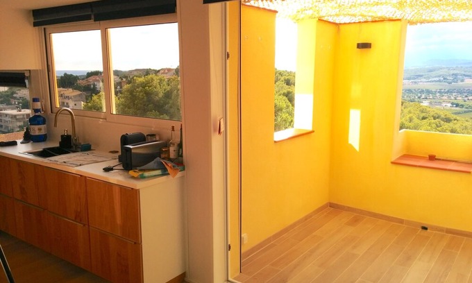 Vallpineda Apartment | Bright renovated apartment with views of the vineyards and sea plus pool