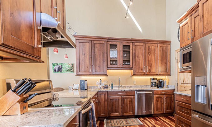 Steamboat Springs House | Bring Your Dog! Spacious Home, Views, Private Hot Tub, Near FreeBus, Garage-W/D-Grill-Wood Fireplace