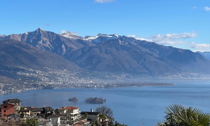 Brissago Apartment | Brissago: Casa Collinetta H
