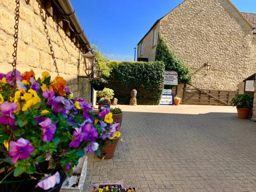 Bourton House | Broadlands