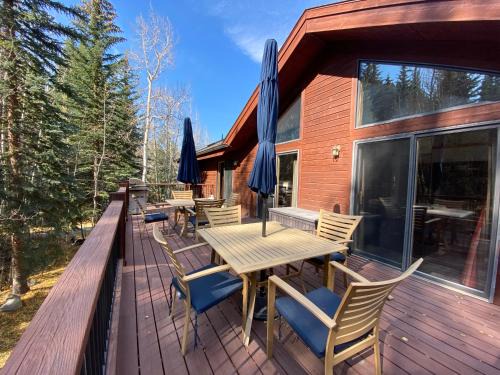Keystone House | Bryant Home 1826 by SummitCove Lodging
