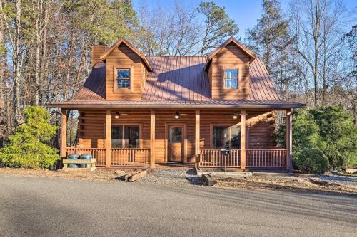 Bryson City House | Bryson City Cabin with Private Hot Tub and Game Room