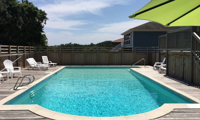 Sea Scape House | BUCKEYE BEACH INN! LOCATED ON GOLF COURSE, LARGE POOL, 5 MINUTES TO BEACH!