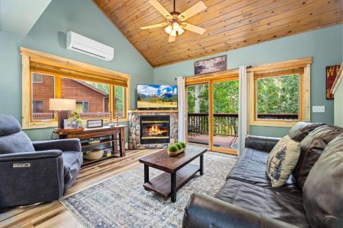 Fall River Estates Apartment | Bugle Pointe B07 by Estes Park Condos